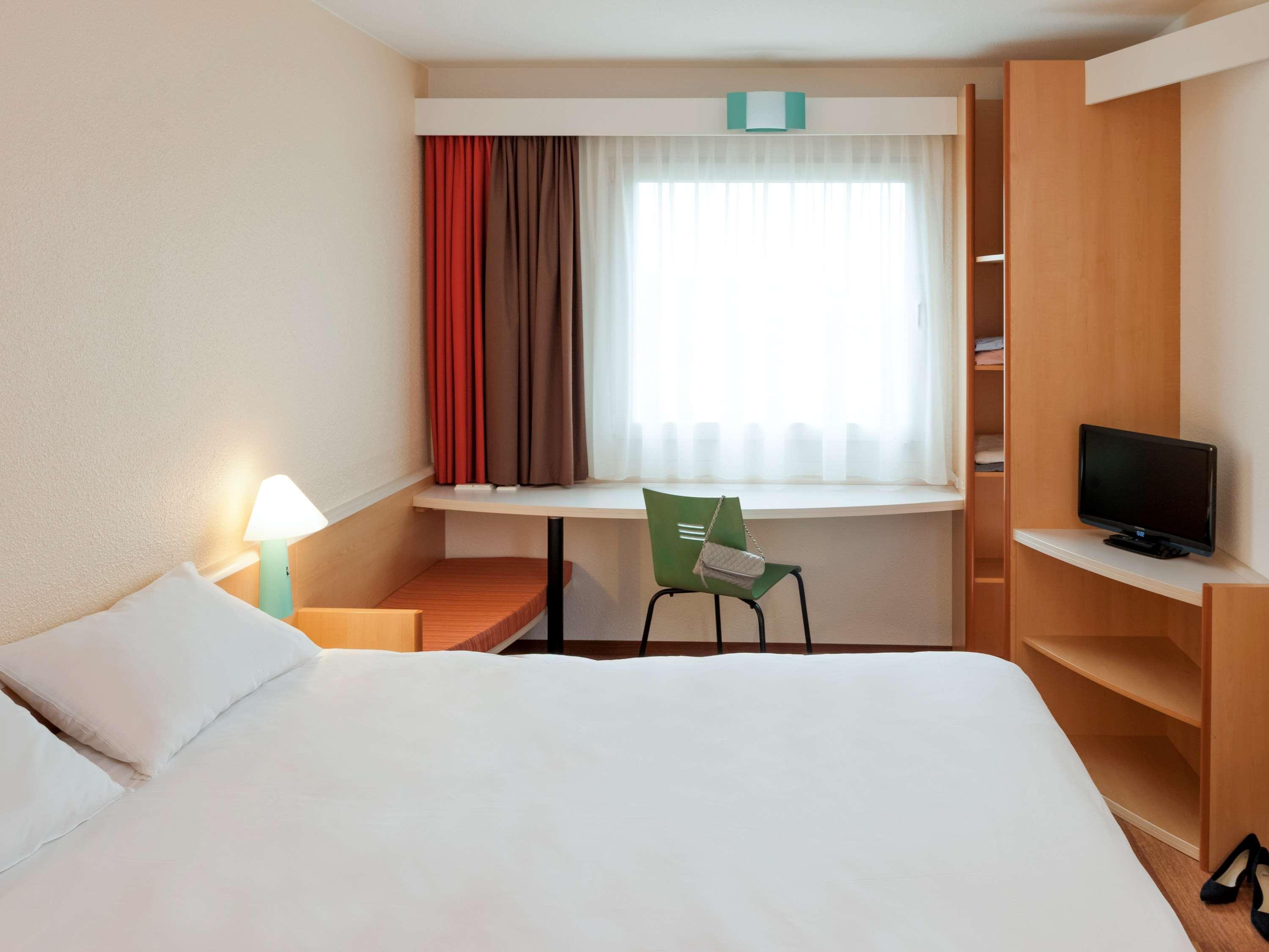 Ibis Gading Serpong Esterno foto