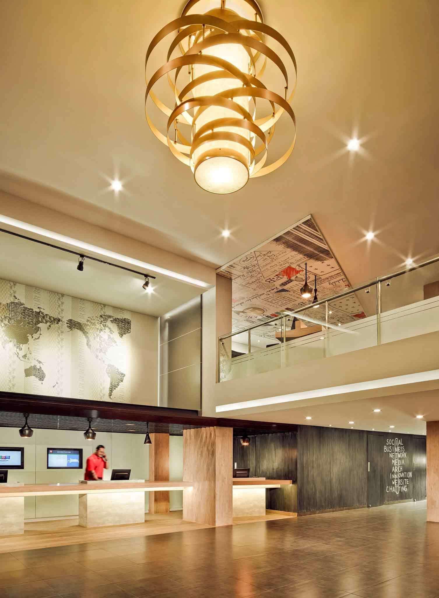 Ibis Gading Serpong Esterno foto