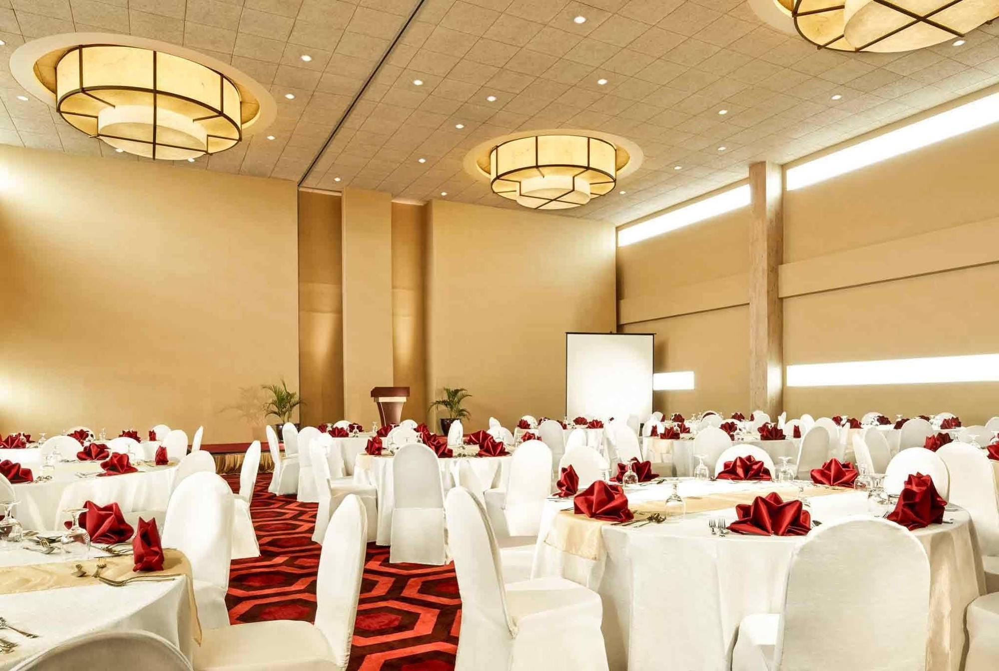 Ibis Gading Serpong Esterno foto